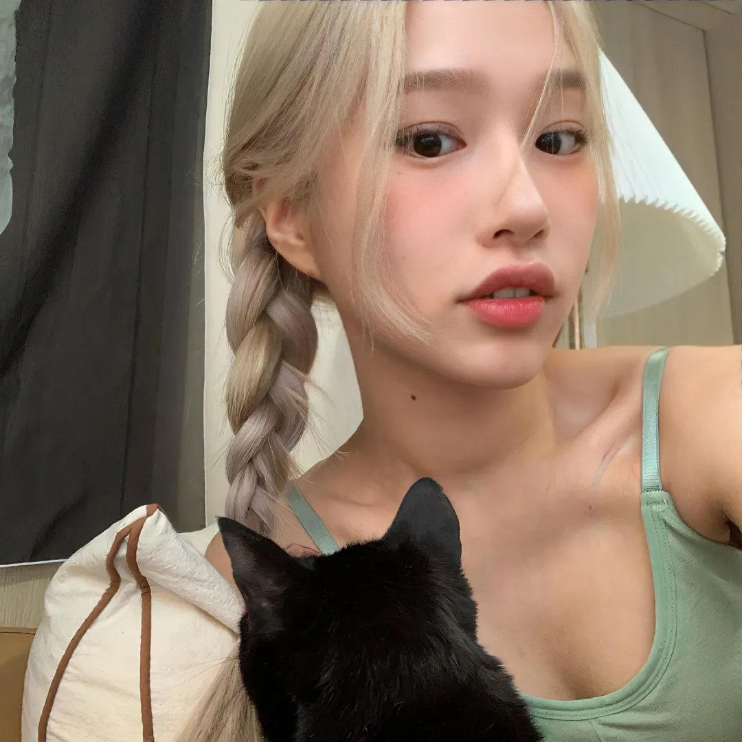 储物柜女孩